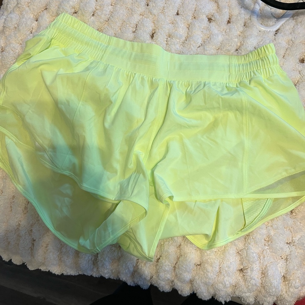 Lululemon LR Hotty Hot 2.5 Shorts Size 12
